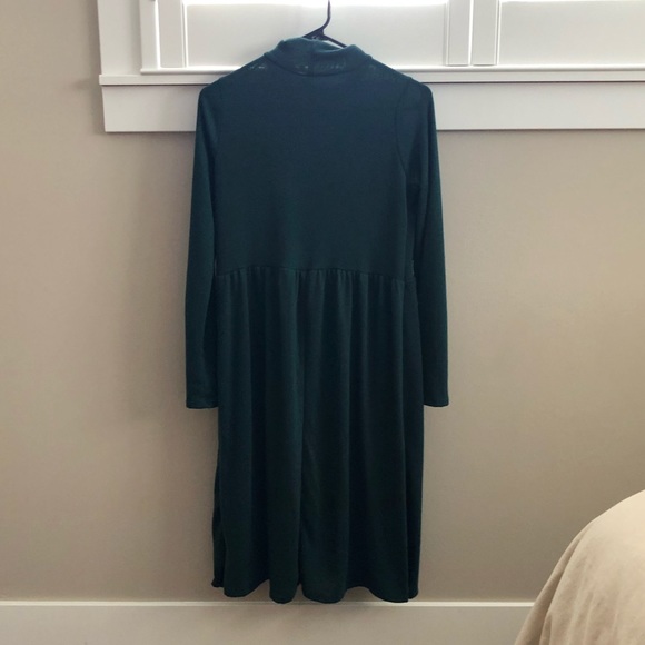 Long Sleeve Green Dress - Picture 4 of 5
